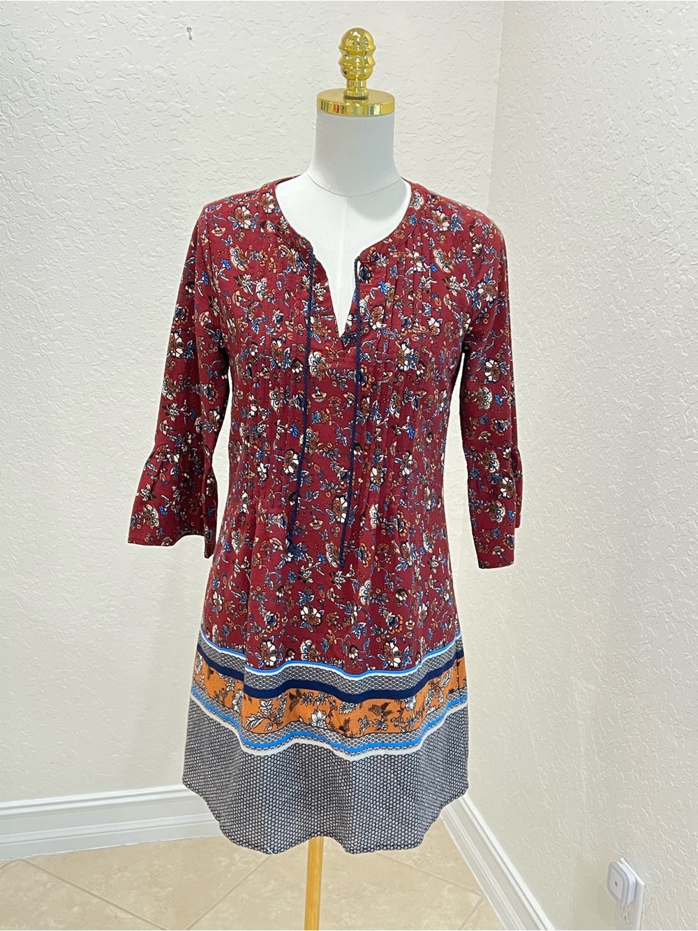 Urban Outfitters “Skies Are Blue” XS